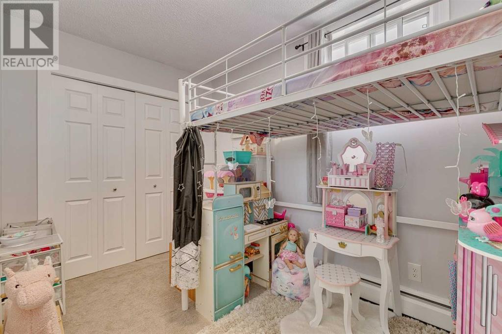Single Family House for Sale in    Street SW Glenbrook Calgary 