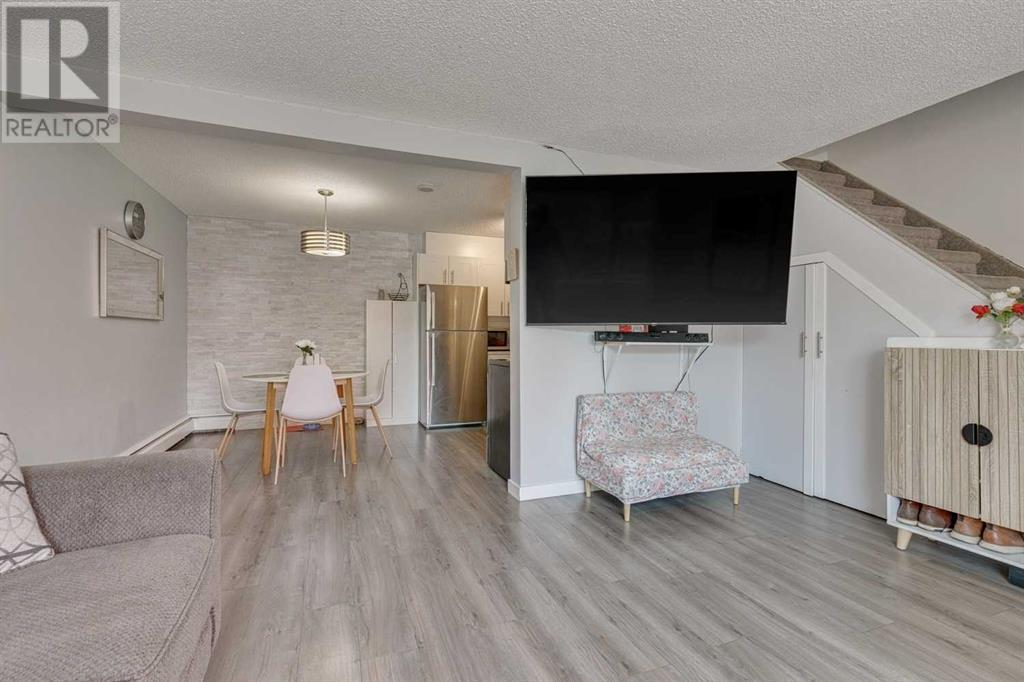 80, 3809 45 Street SW, Calgary, Alberta