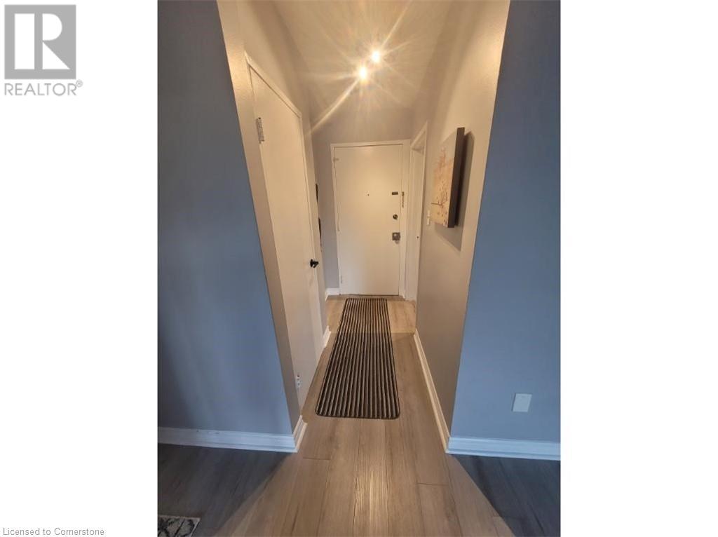Photo 1 of 981 Mohawk Road E, Hamilton ON