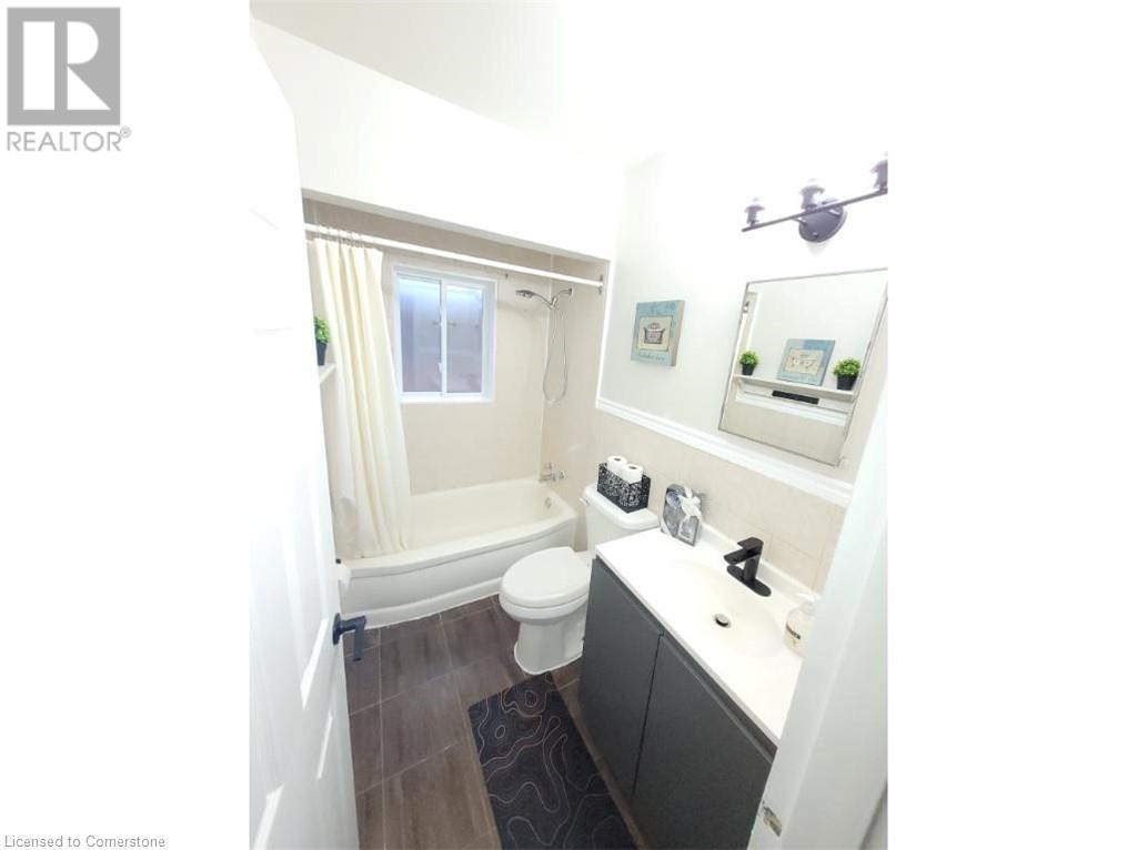 Photo 25 of 981 Mohawk Road E, Hamilton ON