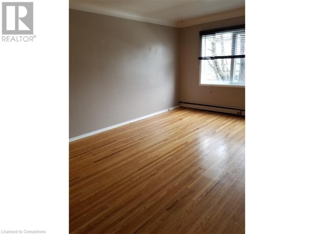 Photo 11 of 981 Mohawk Road E, Hamilton ON