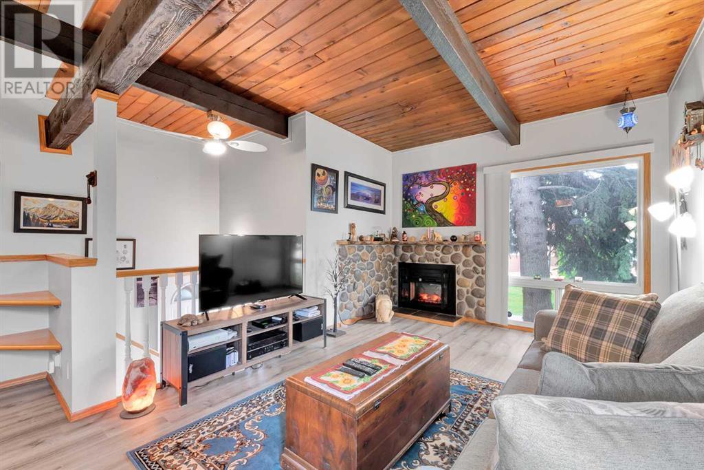 Single Family House Bi-level for Sale in  Pinemont Bay NE Pineridge Calgary 