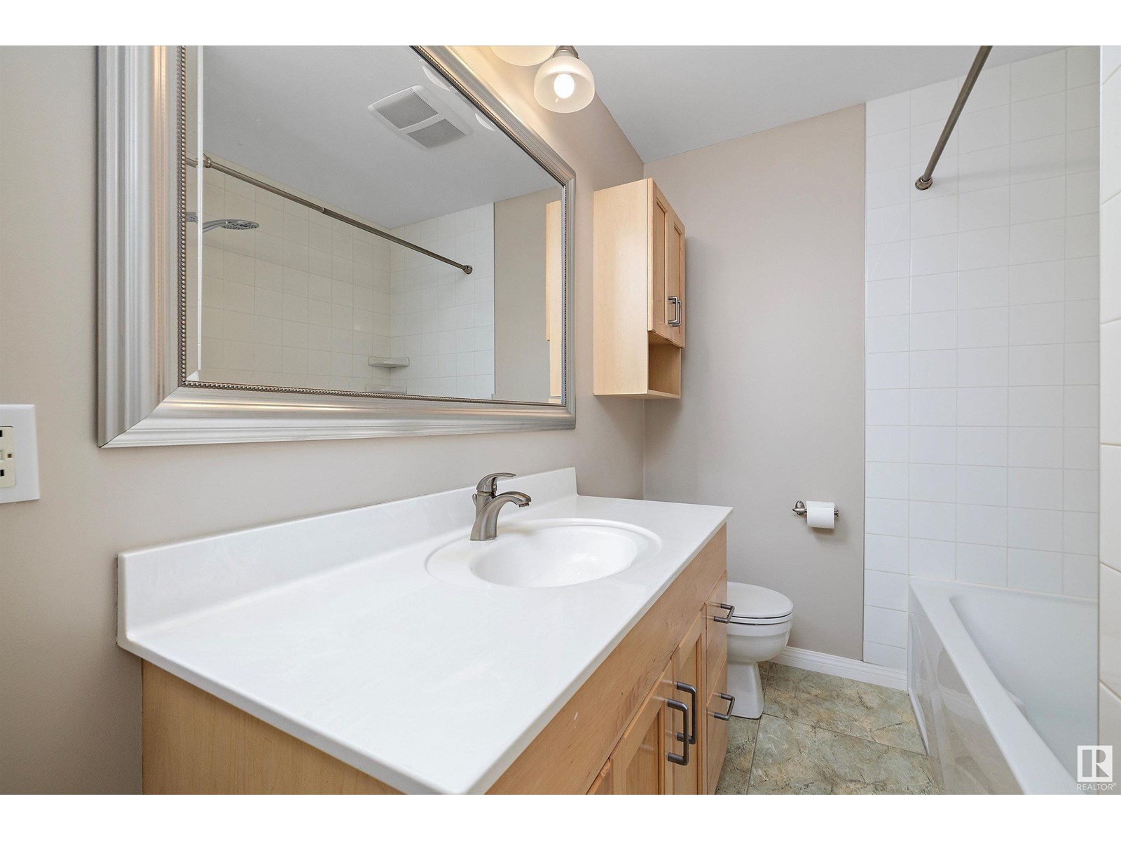 Photo 18 of 11716 39 Av Nw, Edmonton AB