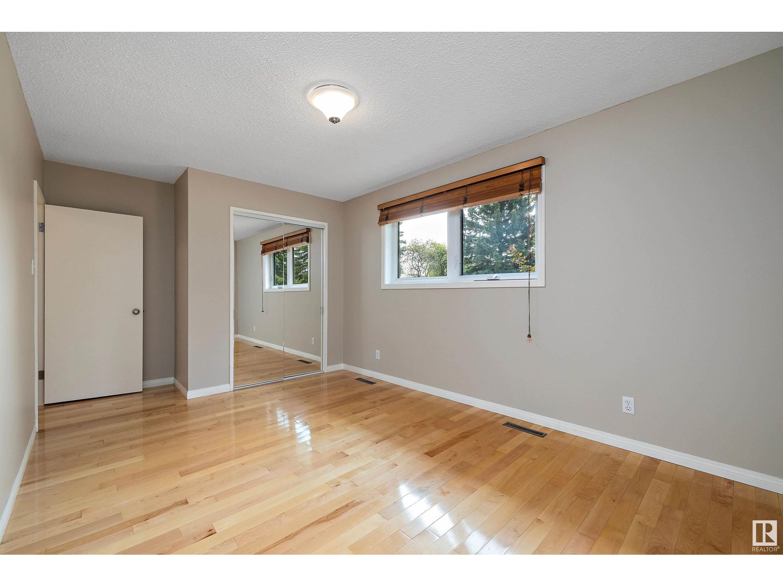 Photo 46 of 11716 39 Av Nw, Edmonton AB