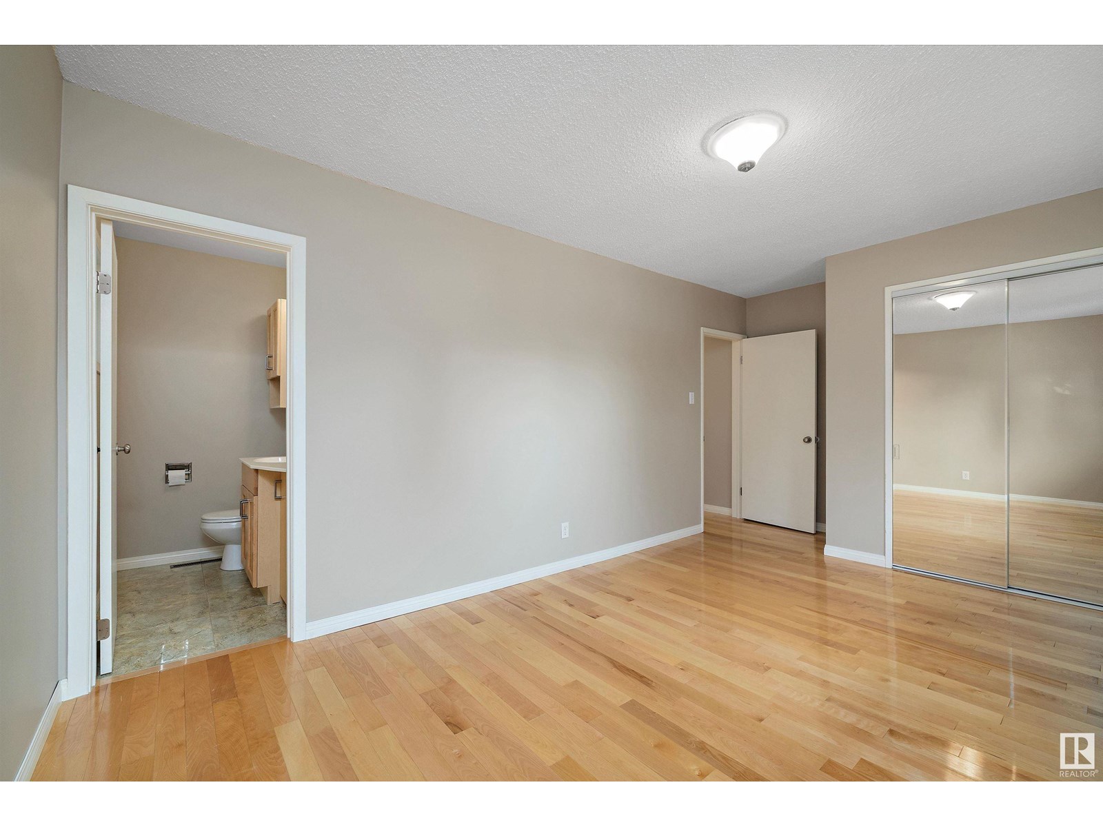 Photo 23 of 11716 39 Av Nw, Edmonton AB