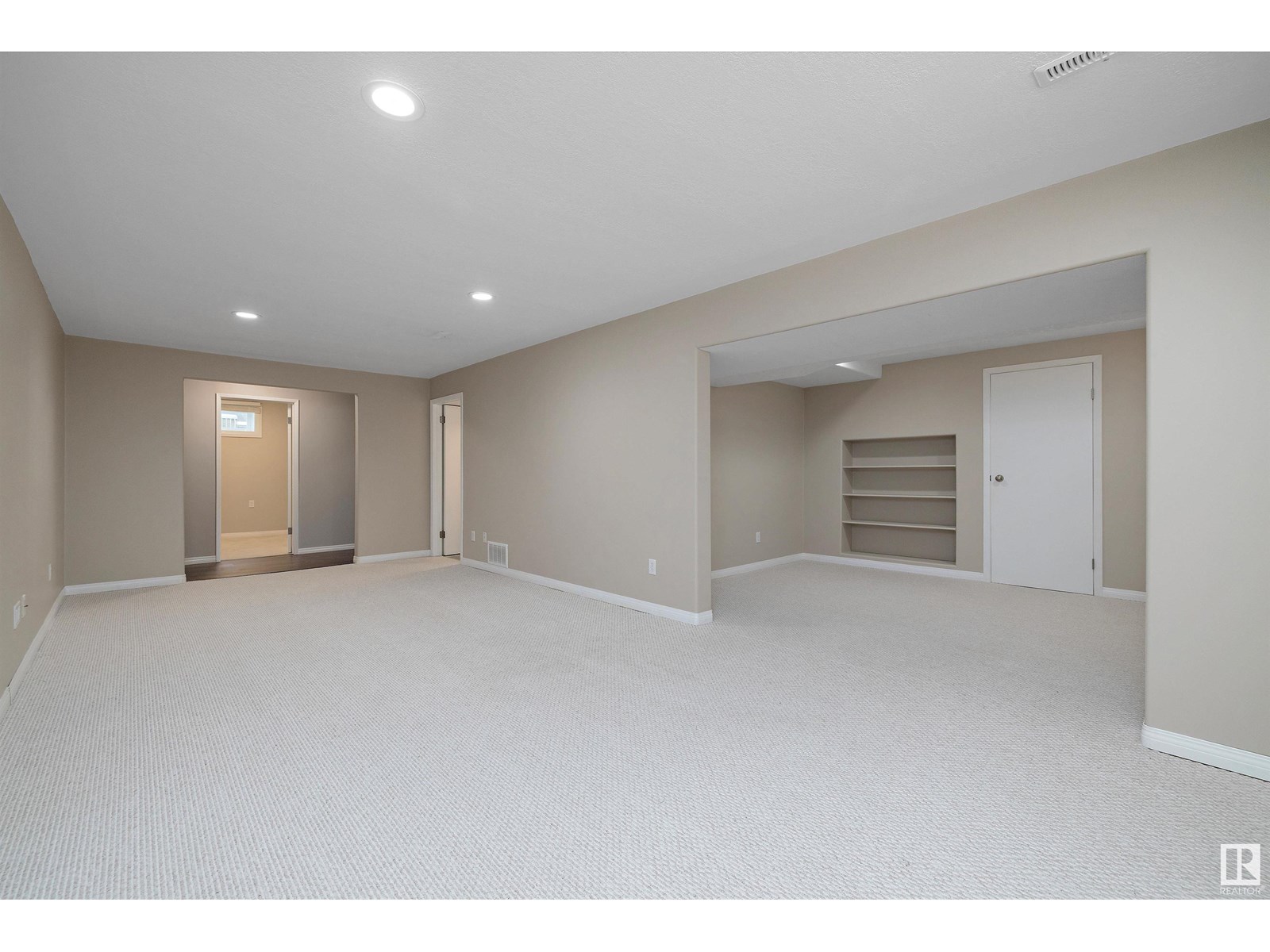 Photo 31 of 11716 39 Av Nw, Edmonton AB