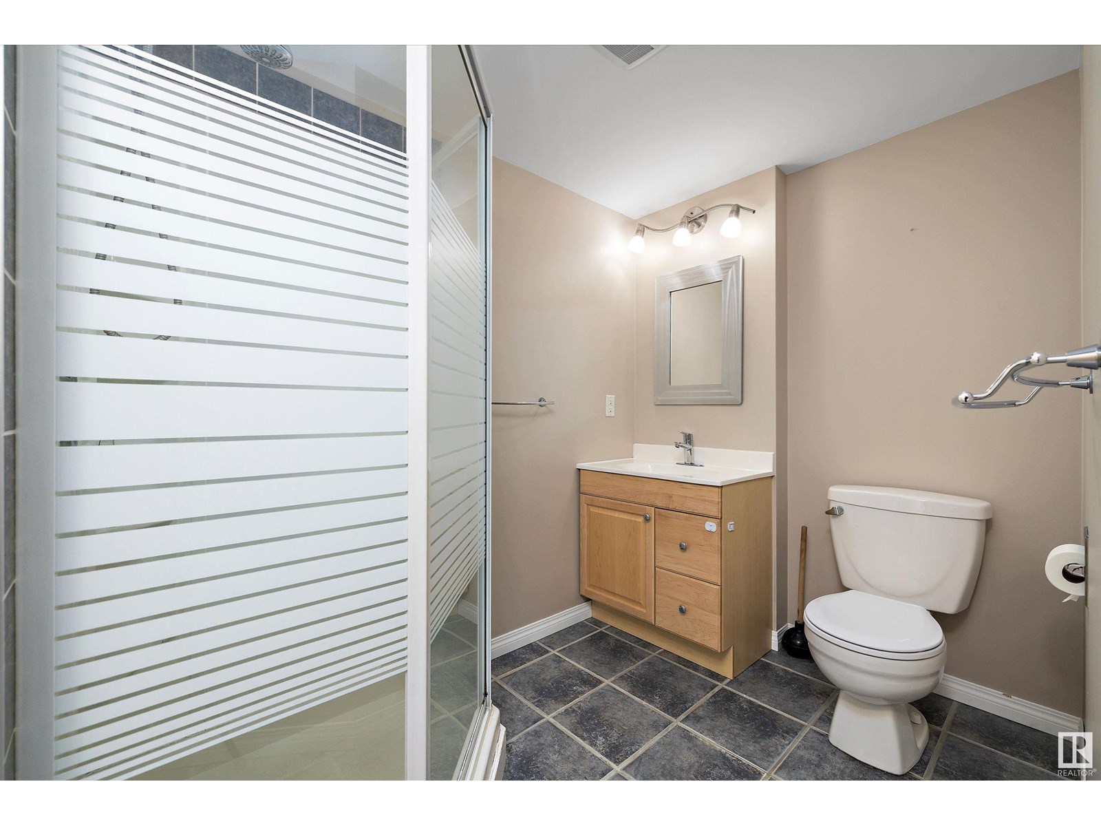 Photo 16 of 11716 39 Av Nw, Edmonton AB