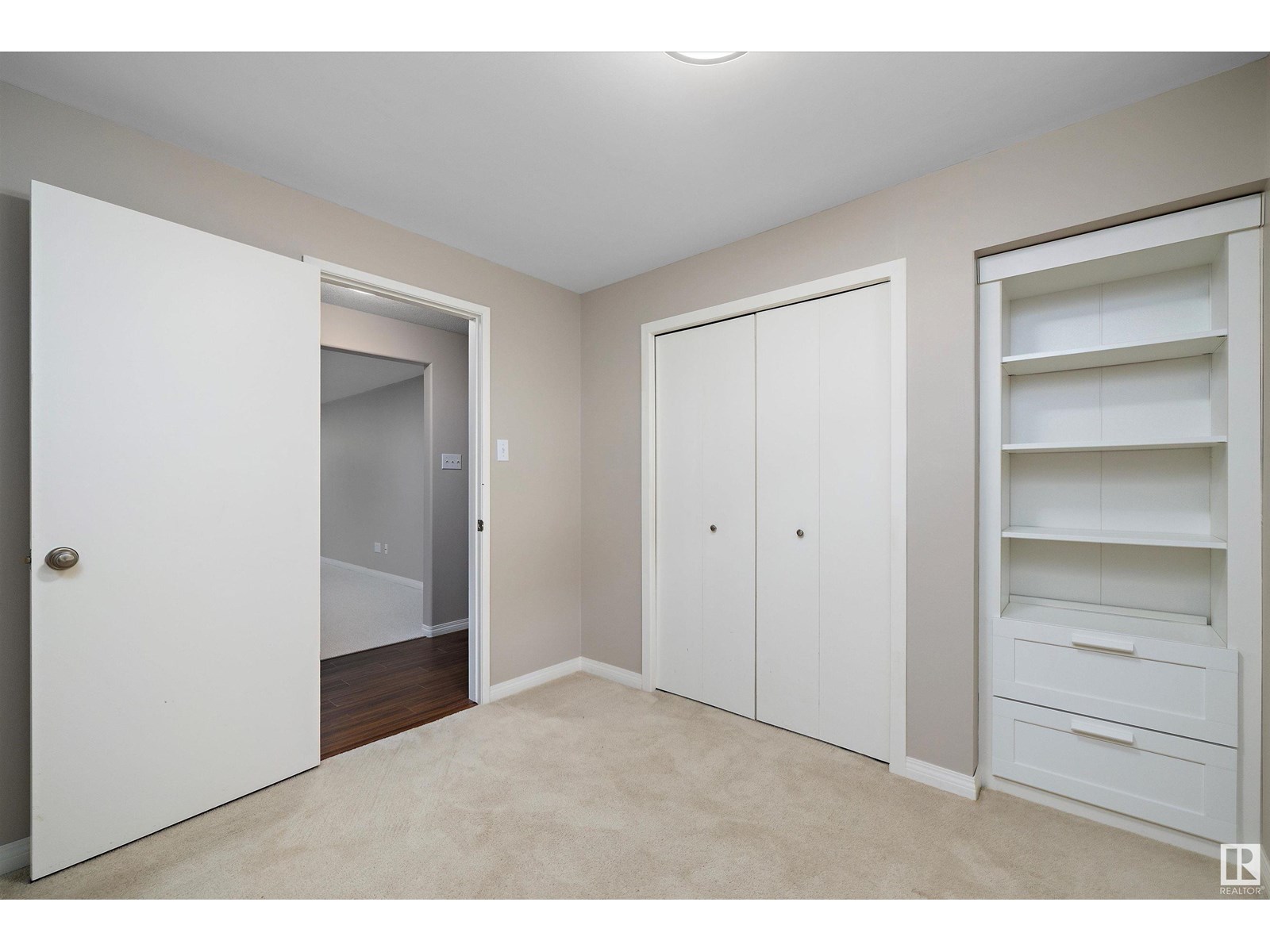 Photo 6 of 11716 39 Av Nw, Edmonton AB
