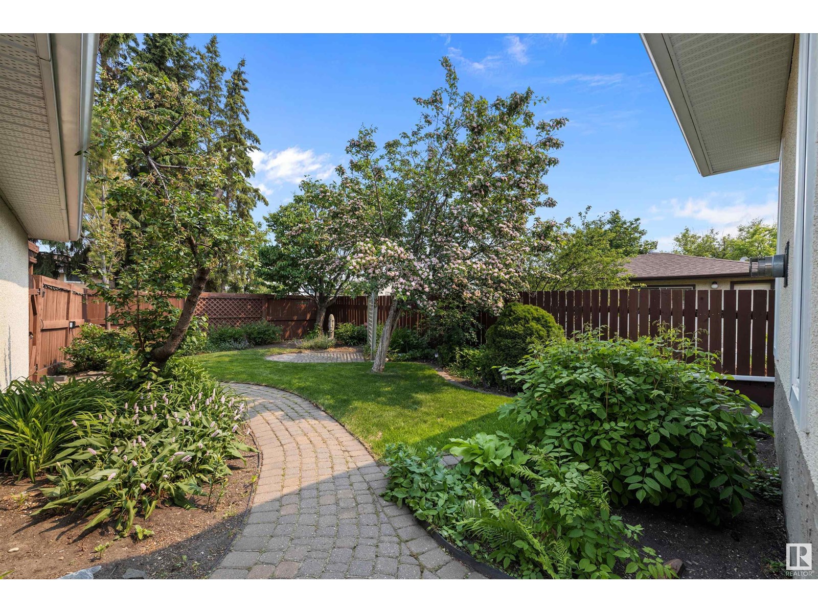 Photo 19 of 11716 39 Av Nw, Edmonton AB