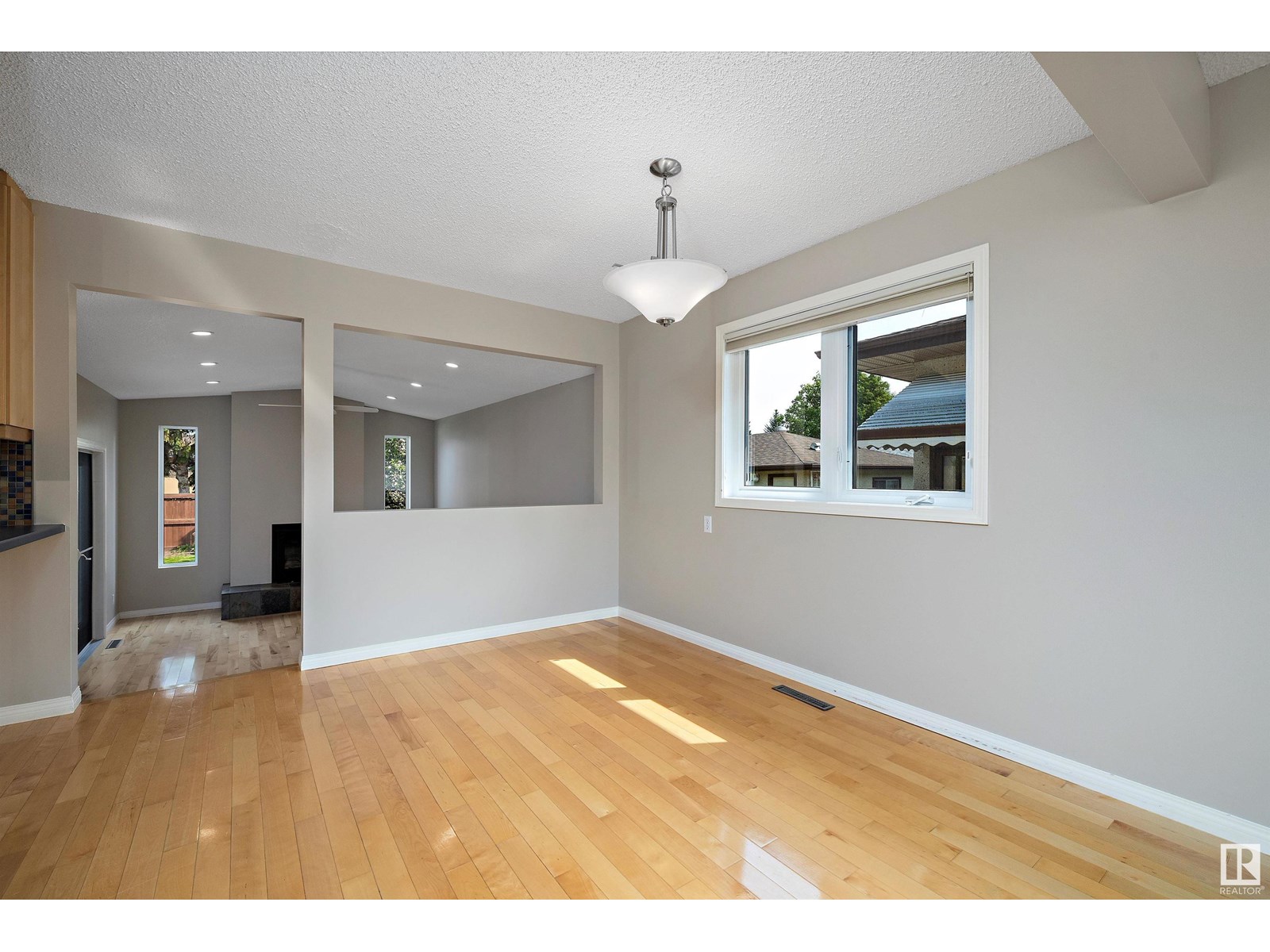 Photo 24 of 11716 39 Av Nw, Edmonton AB