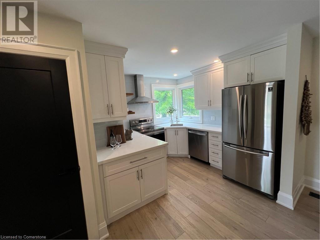 Photo 12 of 142 South Bend Road E, Hamilton ON