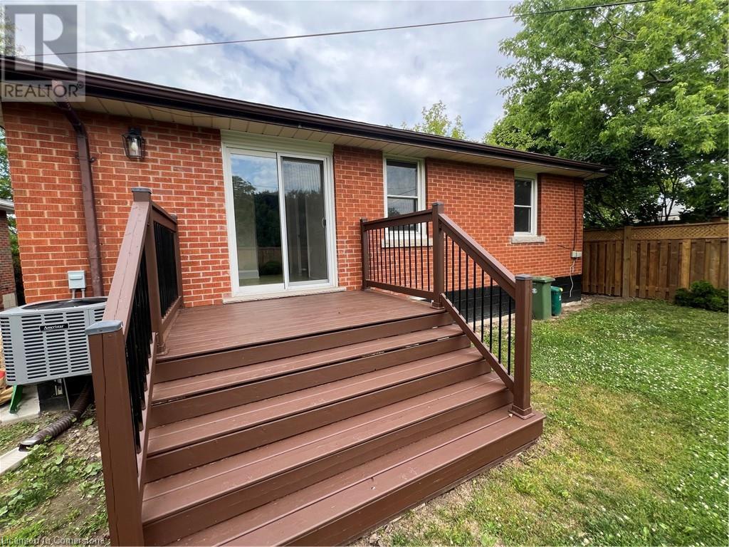 Photo 24 of 142 South Bend Road E, Hamilton ON
