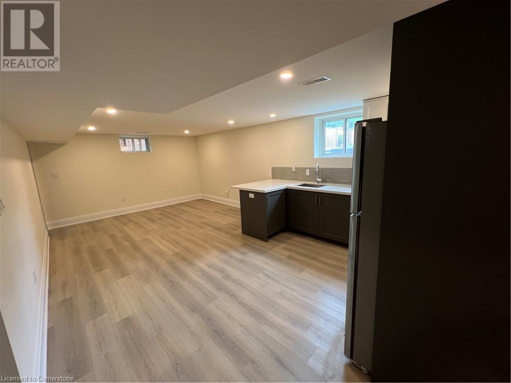 Photo 28 of 142 South Bend Road E, Hamilton ON