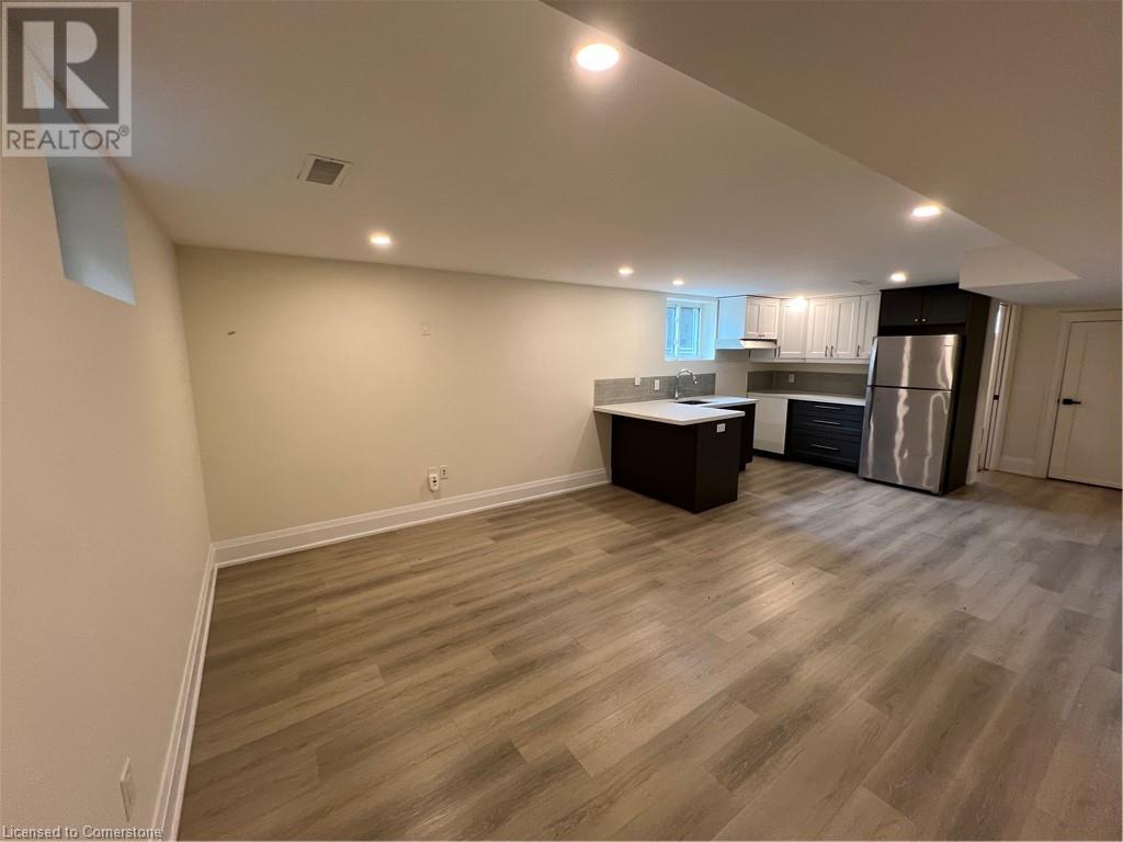 Photo 31 of 142 South Bend Road E, Hamilton ON