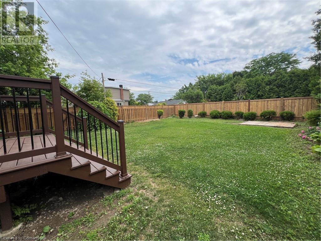Photo 36 of 142 South Bend Road E, Hamilton ON