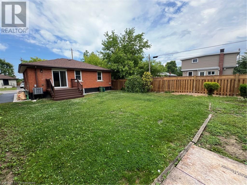 Photo 37 of 142 South Bend Road E, Hamilton ON