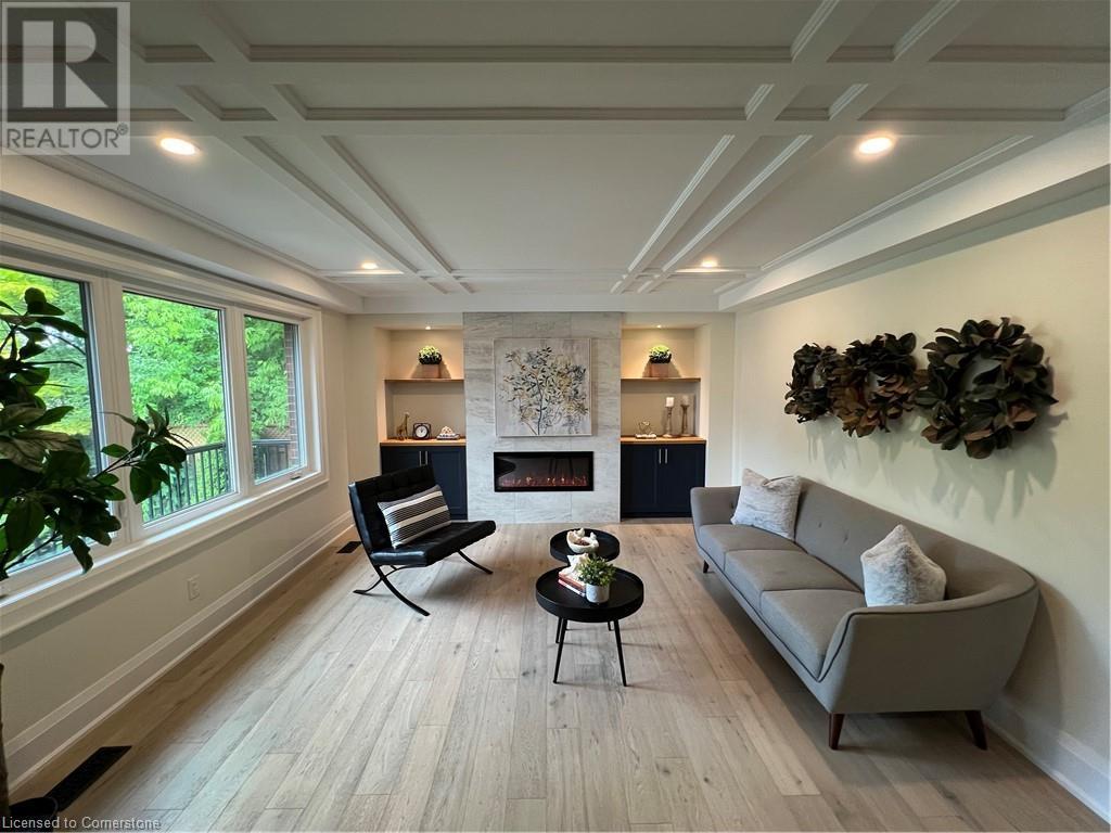 Photo 4 of 142 South Bend Road E, Hamilton ON