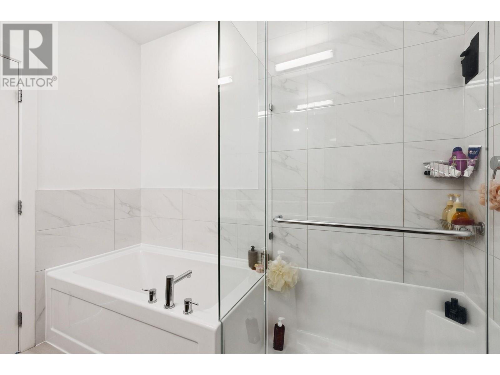 Photo 16 of 38 3597 Malsum Drive, North Vancouver BC