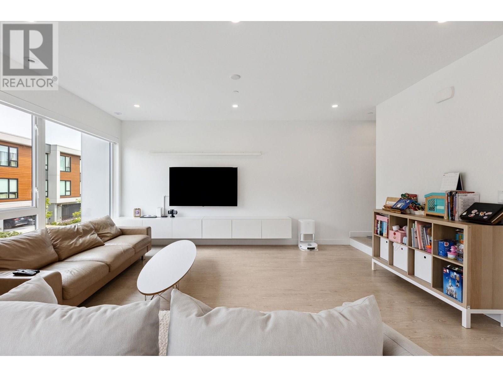 Photo 5 of 38 3597 Malsum Drive, North Vancouver BC