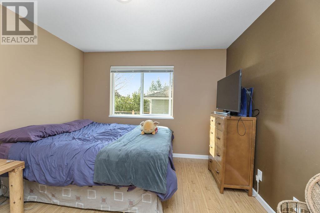 102 624 SHAW ROAD, Gibsons