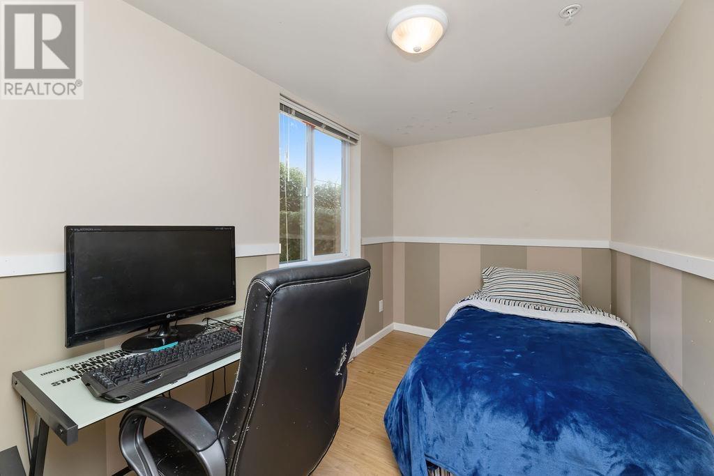102 624 SHAW ROAD, Gibsons