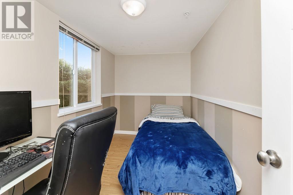 102 624 SHAW ROAD, Gibsons
