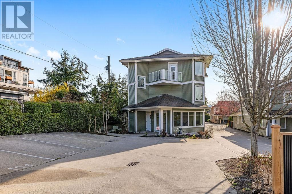 102 624 SHAW ROAD, Gibsons