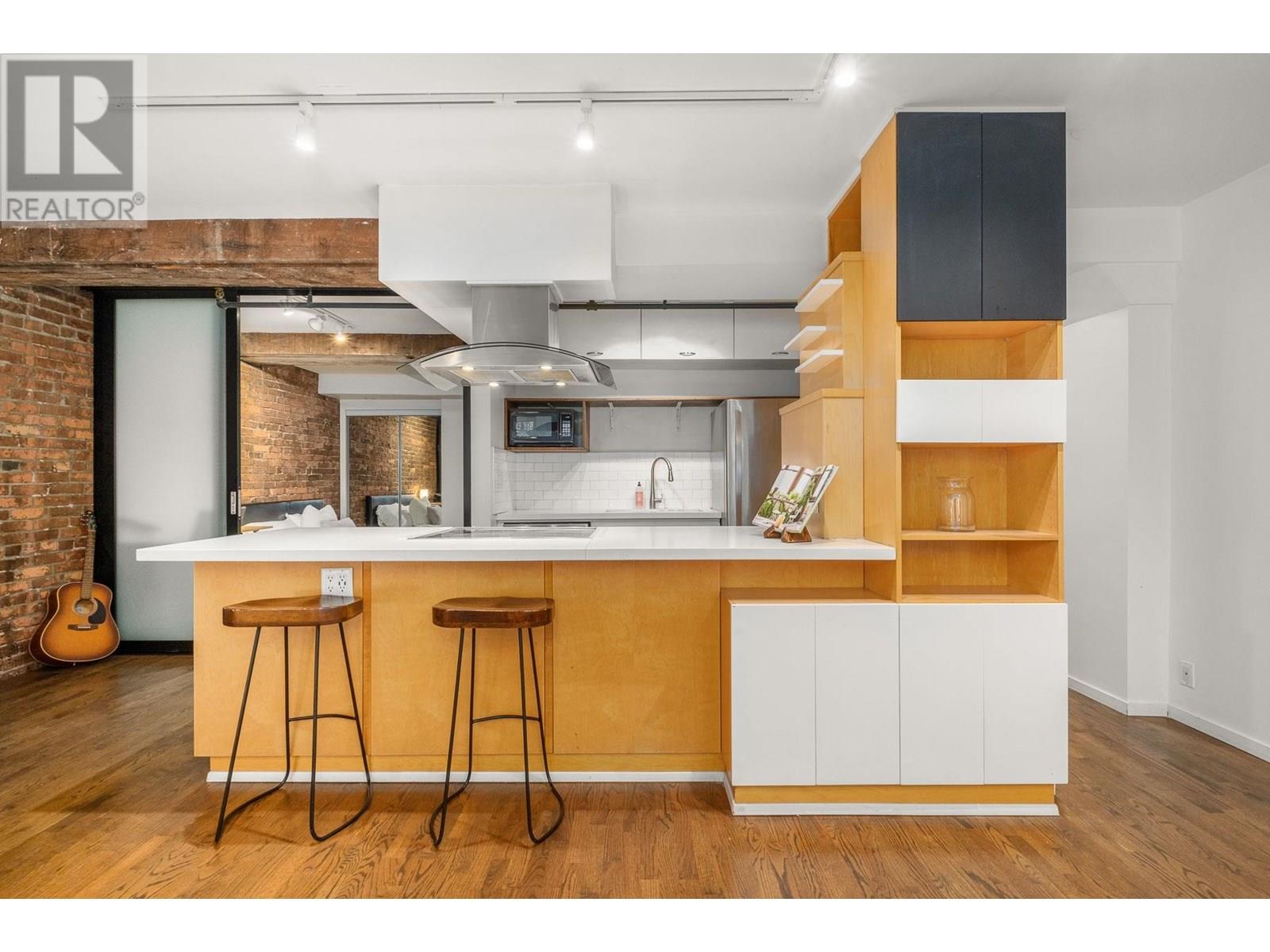 Photo 9 of 203 150 Alexander Street, Vancouver BC