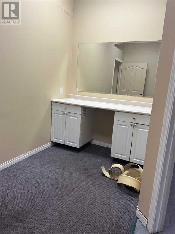 Photo 5 of 1424 Southview Drive Se, Medicine Hat AB
