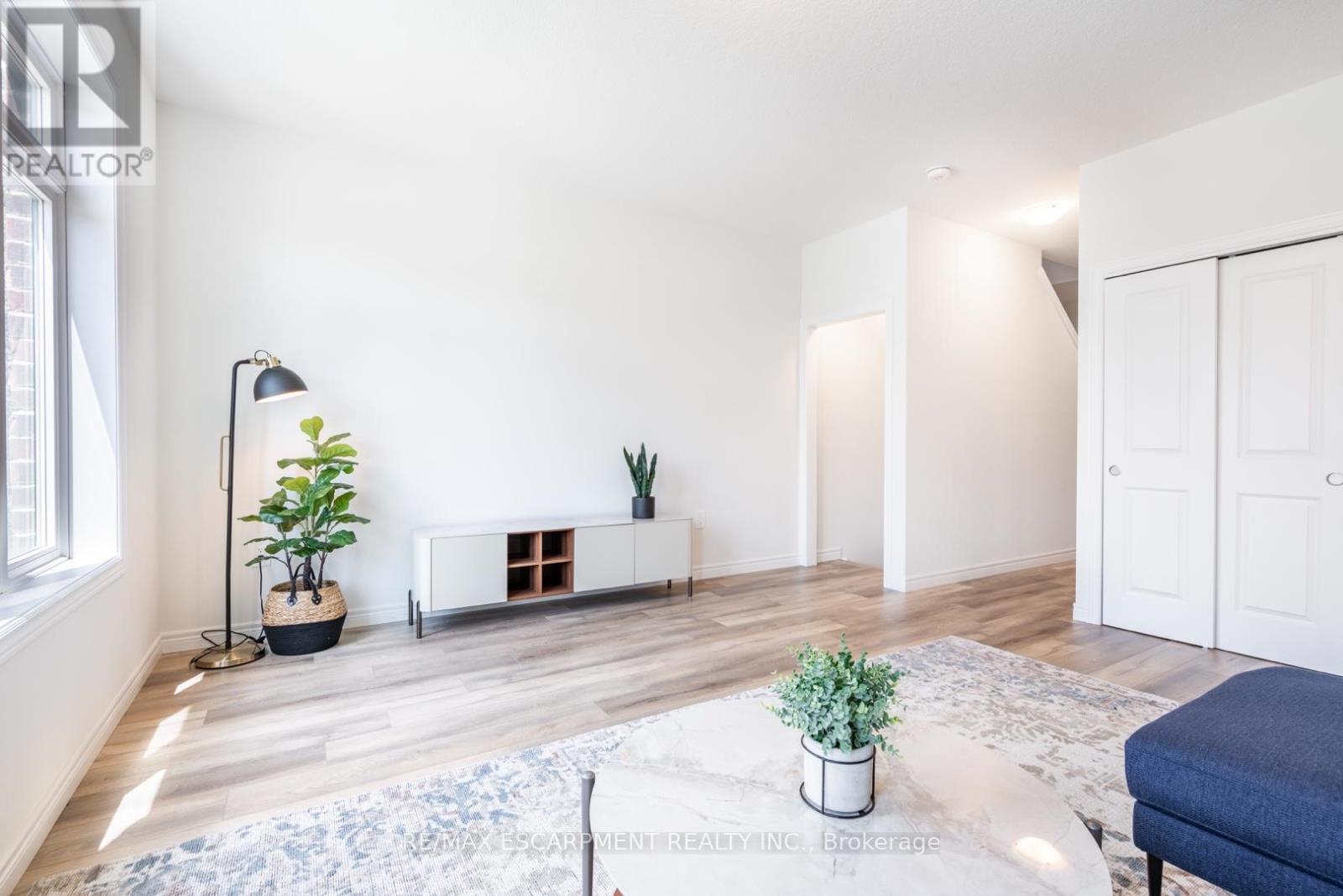 Photo 4 of 206 2620 Binbrook Road, Hamilton ON