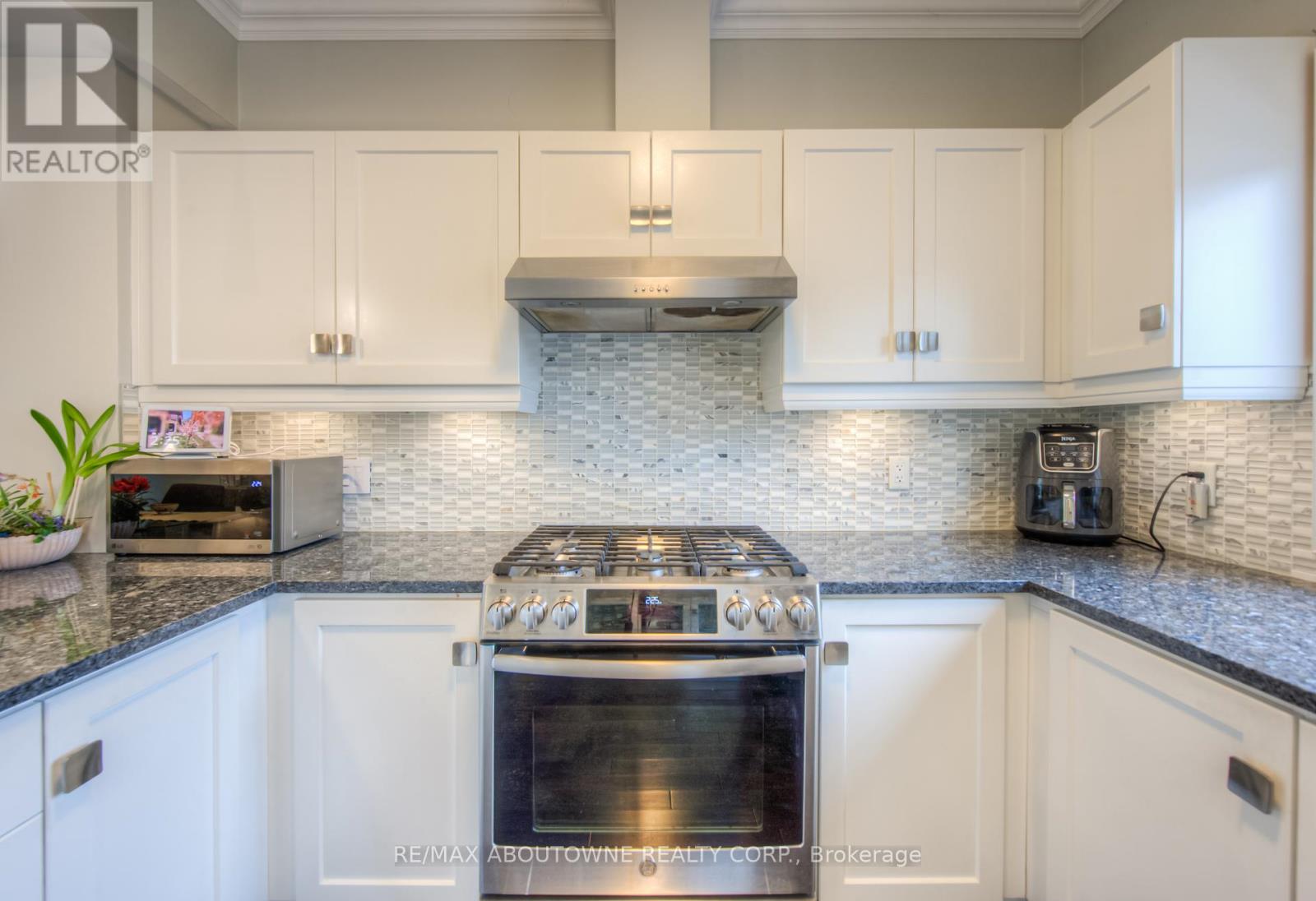 Photo 11 of 7 44 Flamboro Street, Hamilton ON