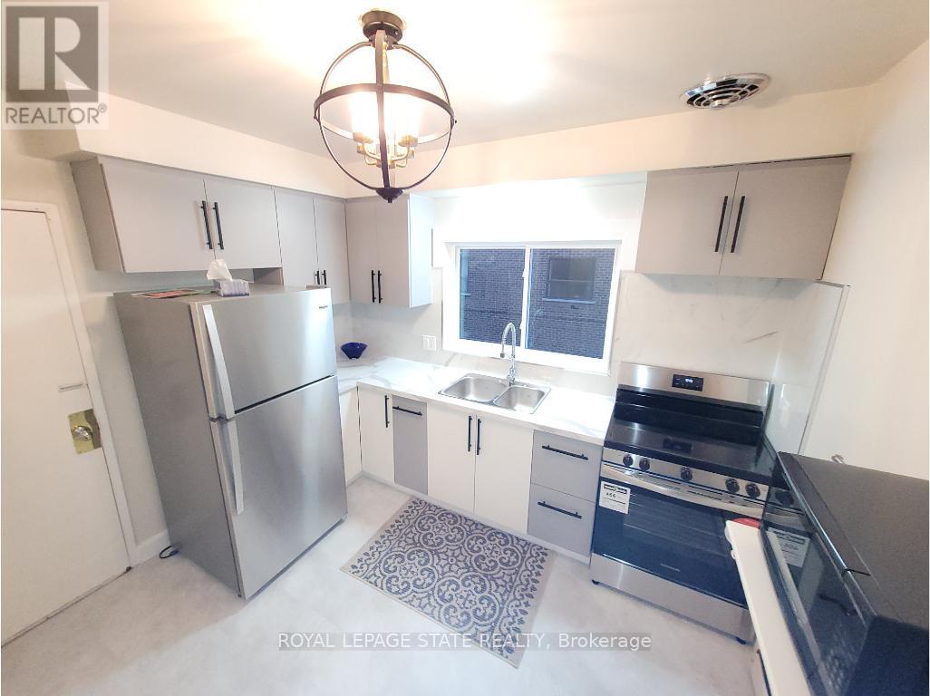 Photo 31 of 981 Mohawk Road E, Hamilton ON