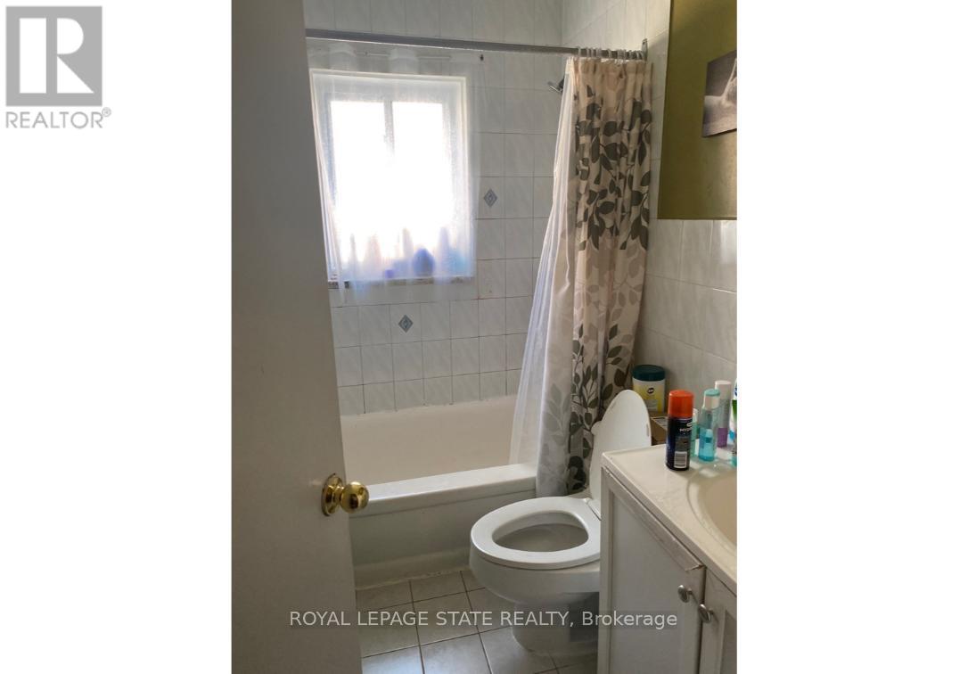 Photo 21 of 981 Mohawk Road E, Hamilton ON