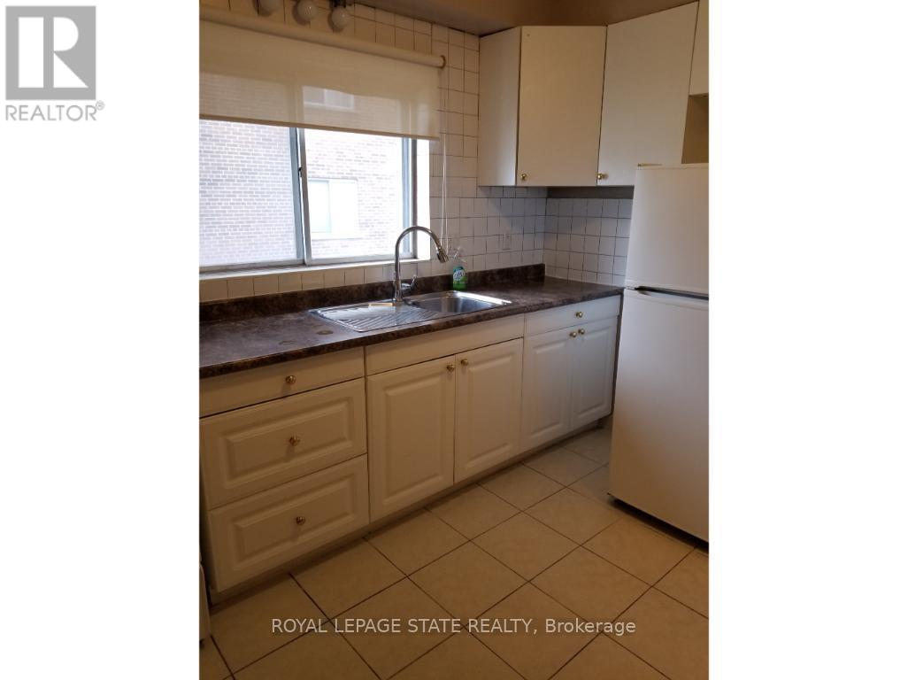 Photo 22 of 981 Mohawk Road E, Hamilton ON
