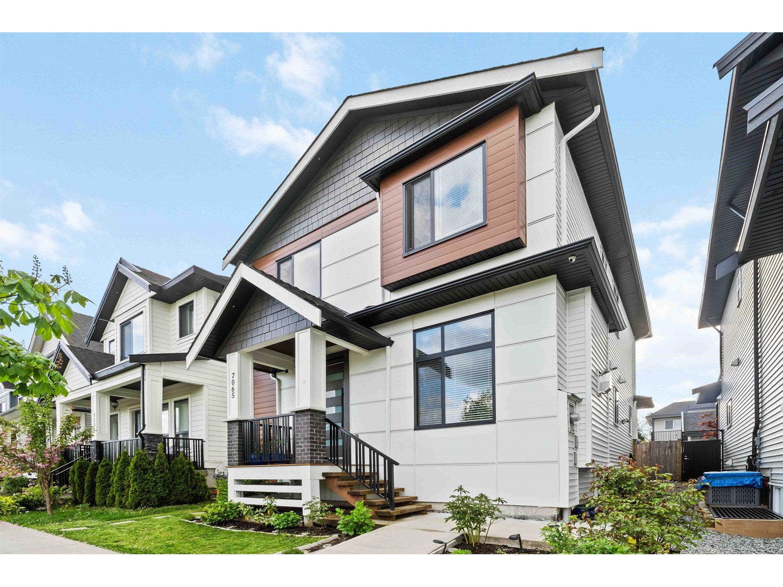 Photo 1 of 7065 194 A Street, Surrey BC