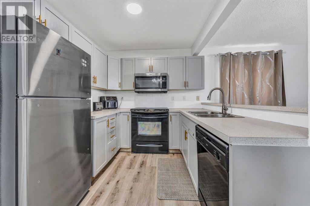 Single Family House for Sale in  Eversyde Court SW Evergreen Calgary 