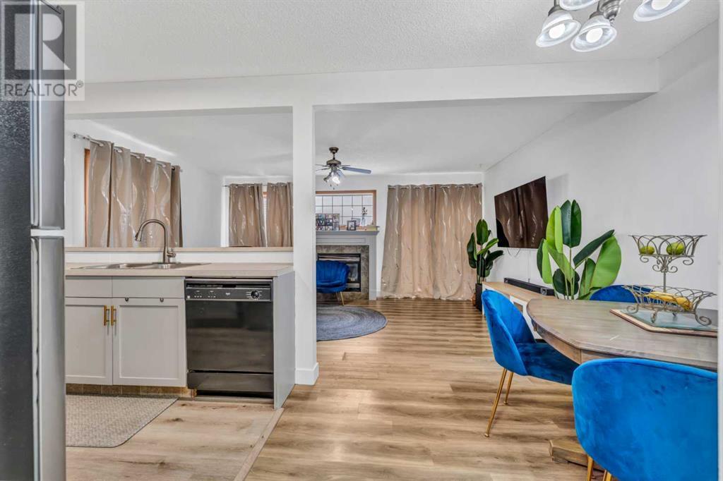Single Family House for Sale in  Eversyde Court SW Evergreen Calgary 