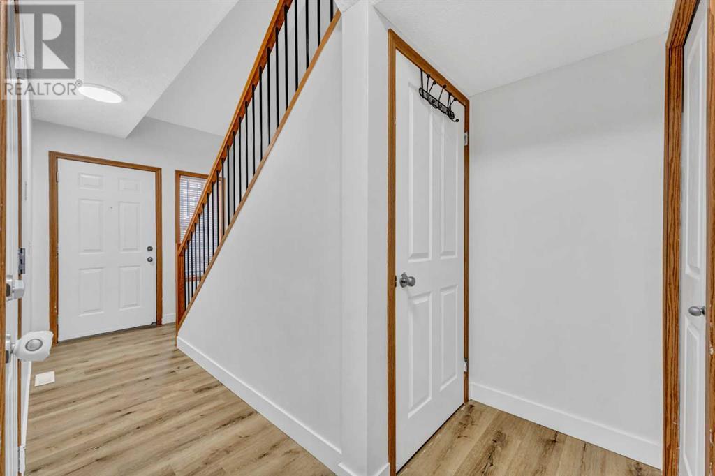 Single Family House for Sale in  Eversyde Court SW Evergreen Calgary 