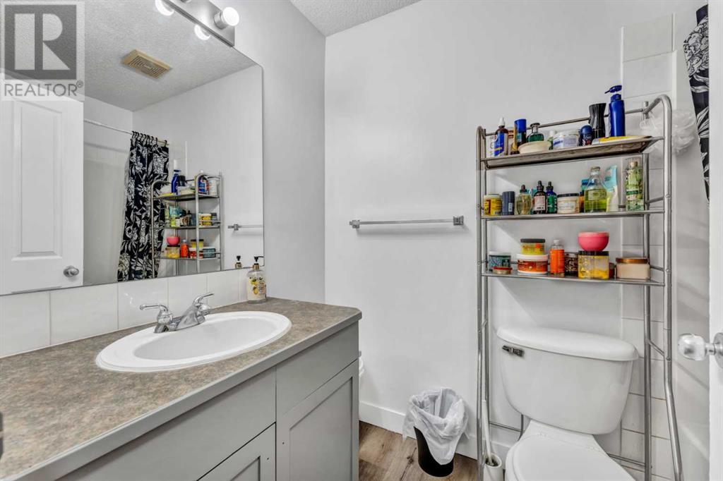 Single Family House for Sale in  Eversyde Court SW Evergreen Calgary 