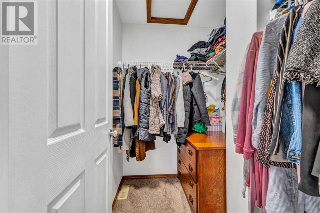 Single Family House for Sale in  Eversyde Court SW Evergreen Calgary 