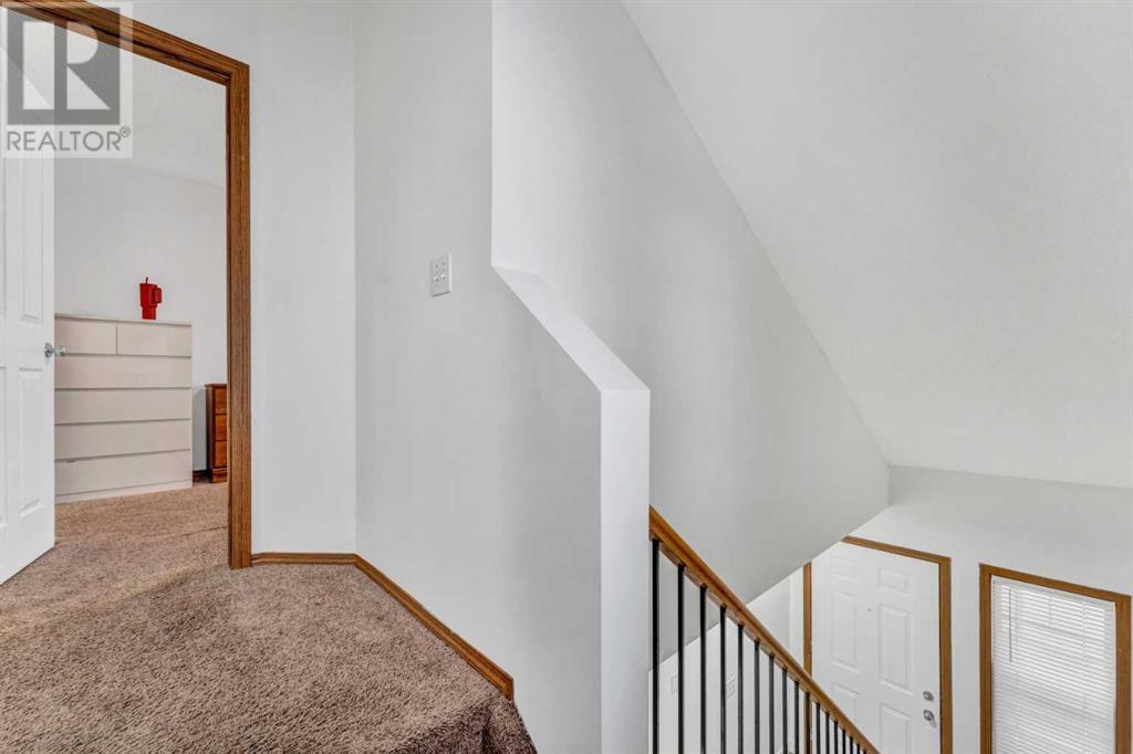 Single Family House for Sale in  Eversyde Court SW Evergreen Calgary 