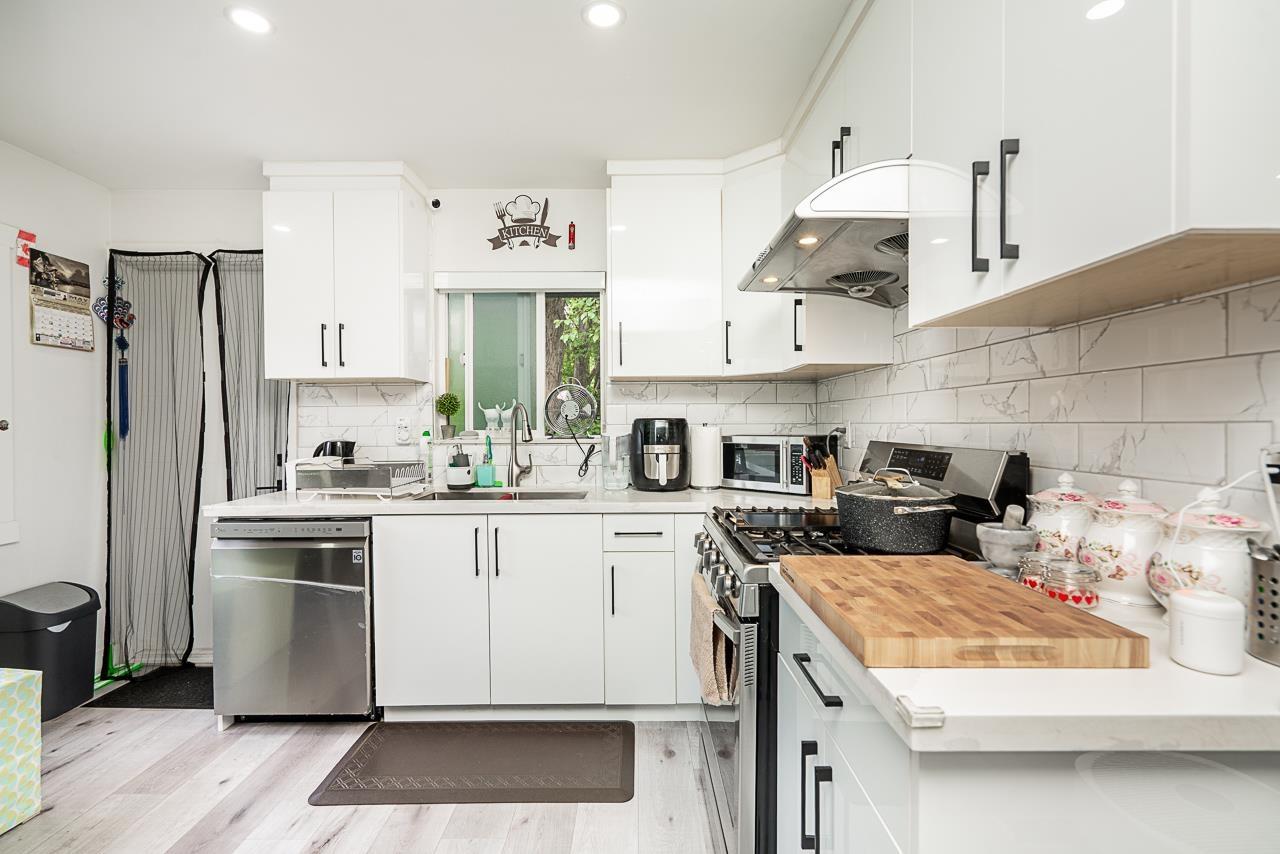 Photo 10 of 11460 141 A Street, Surrey BC