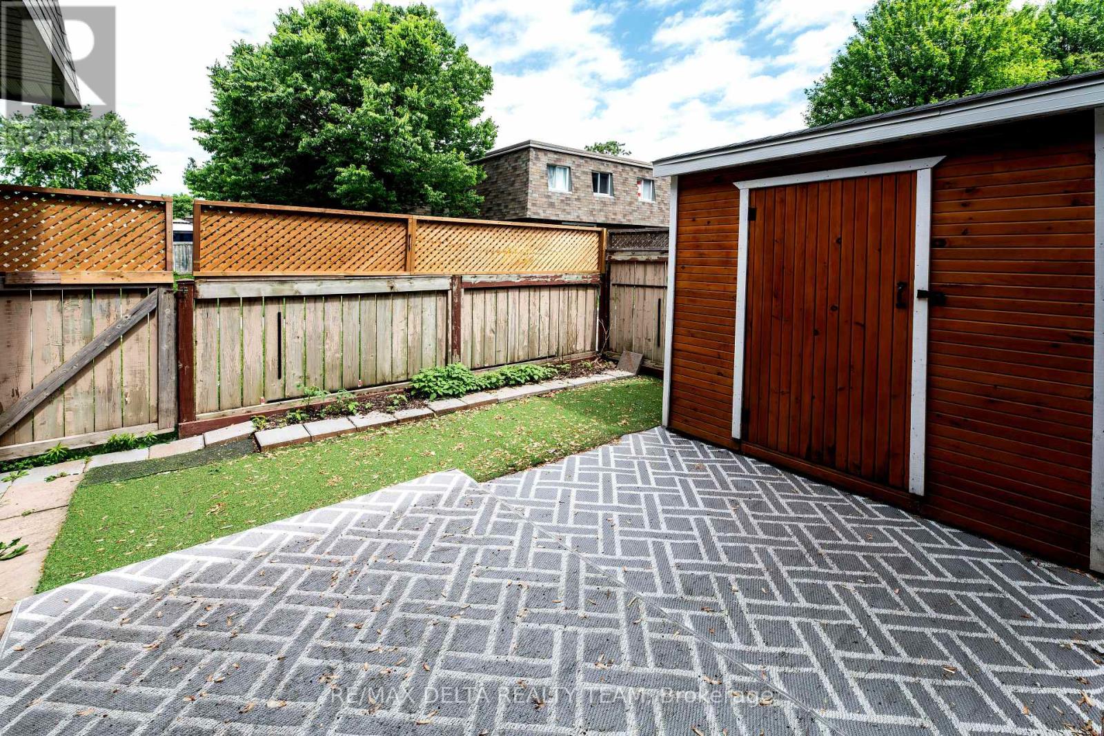 Photo 16 of 3024 Fairlea Crescent, Ottawa ON