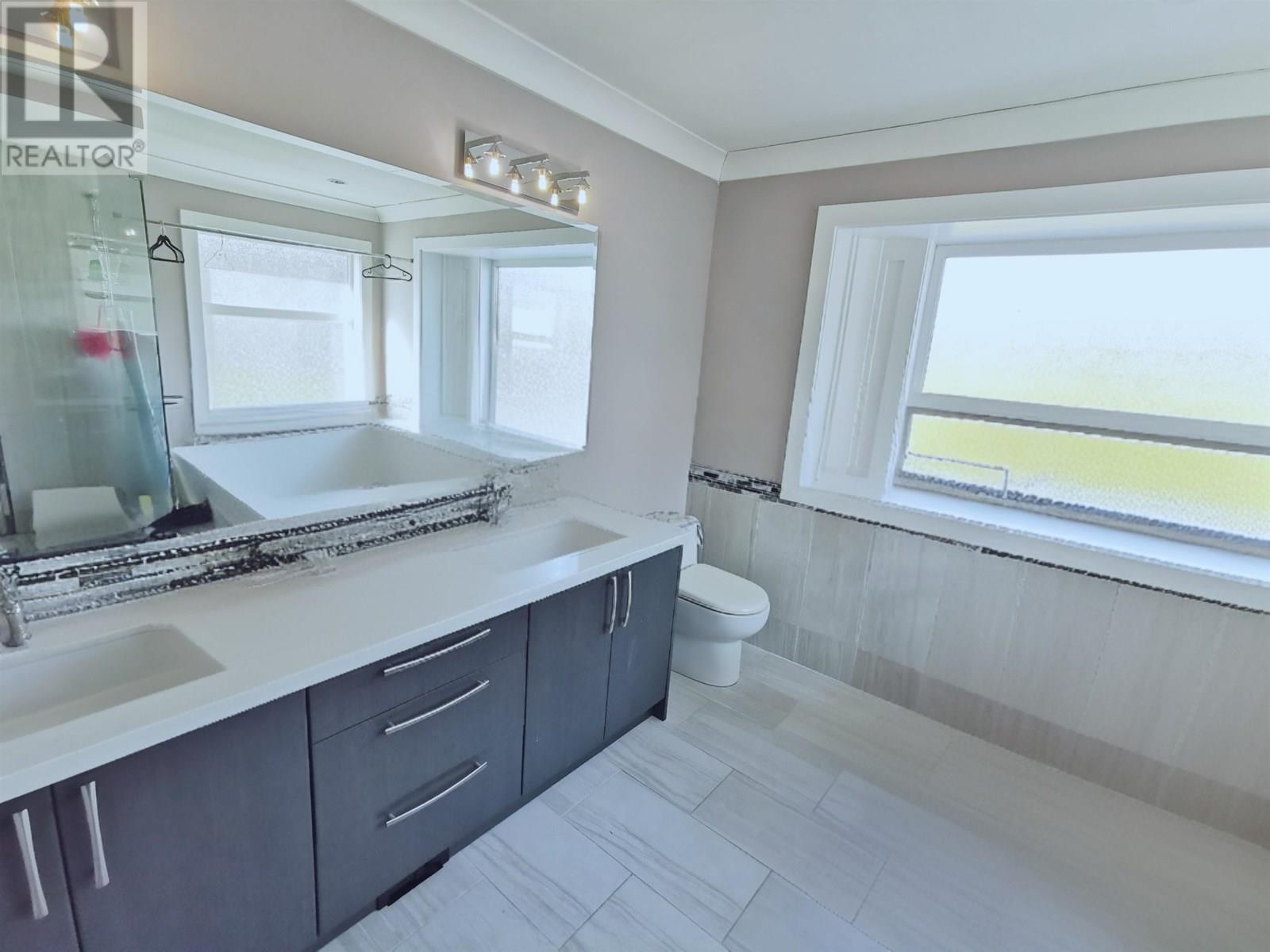 Photo 16 of 5537 Canada Way, Burnaby BC