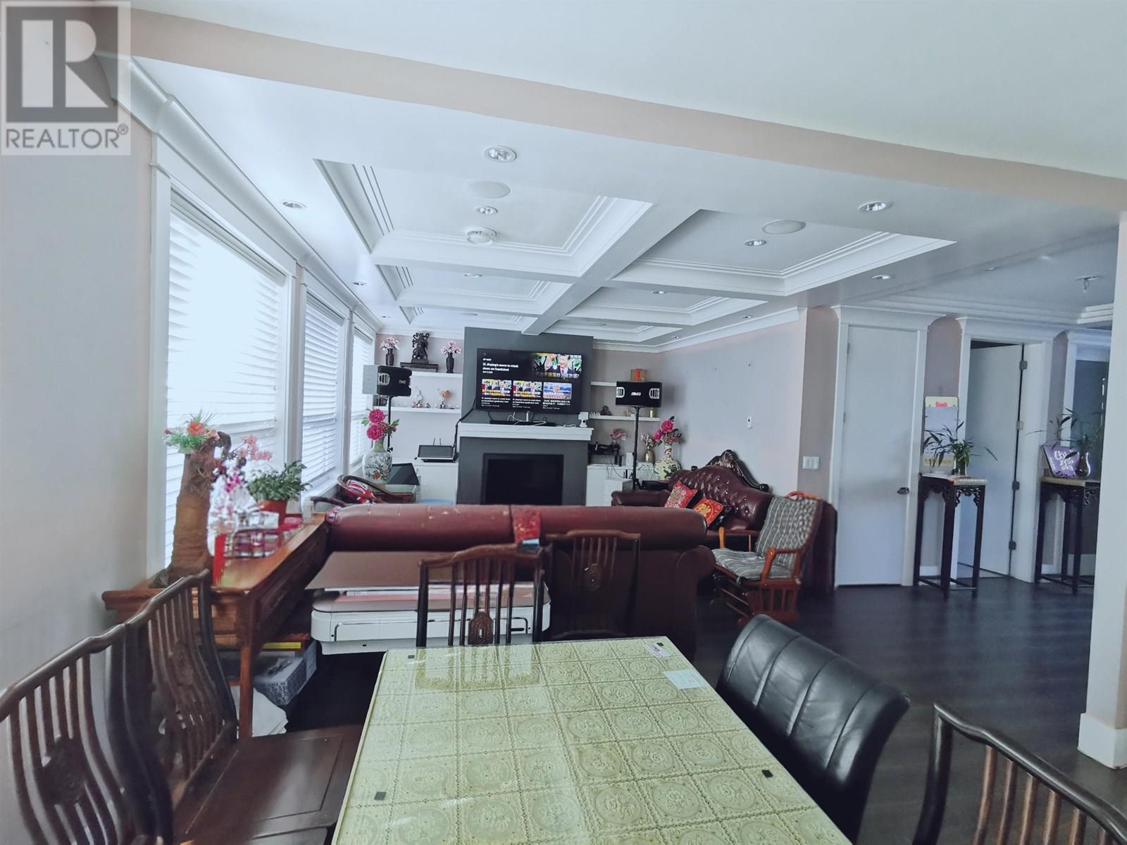 Photo 6 of 5537 Canada Way, Burnaby BC