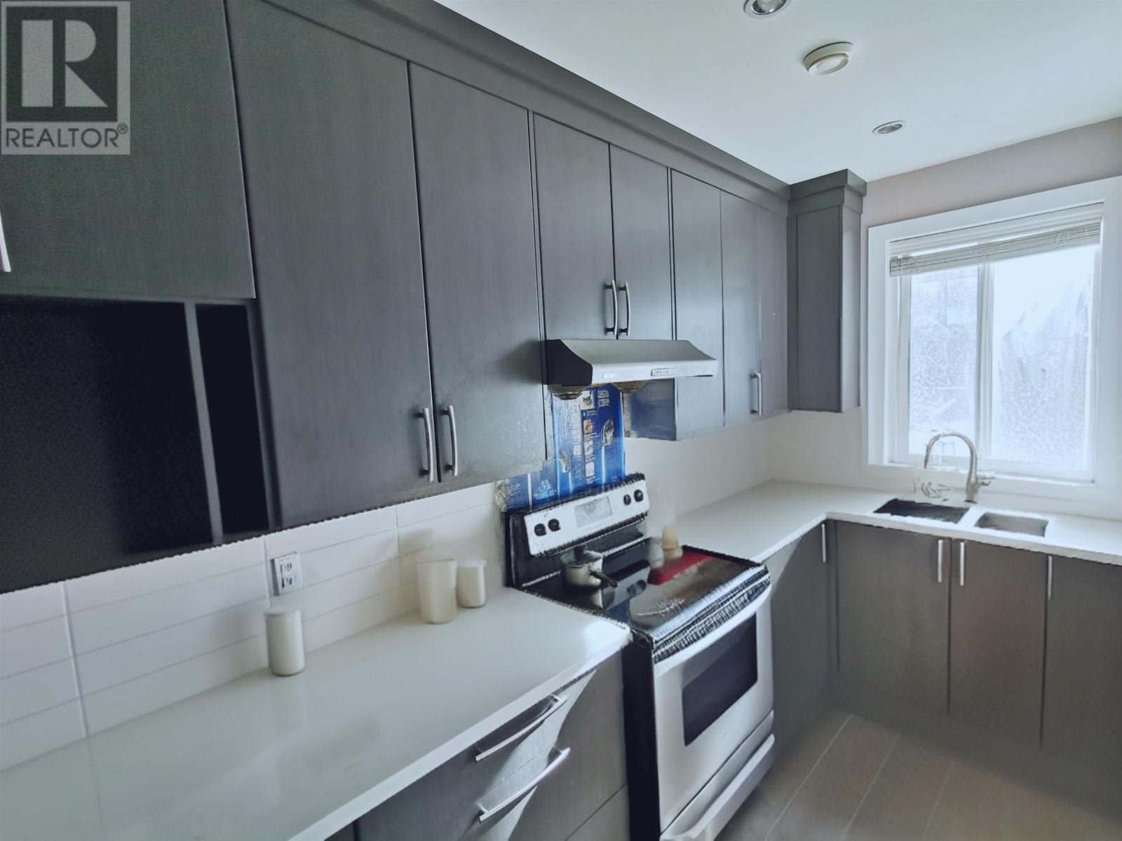 Photo 9 of 5537 Canada Way, Burnaby BC