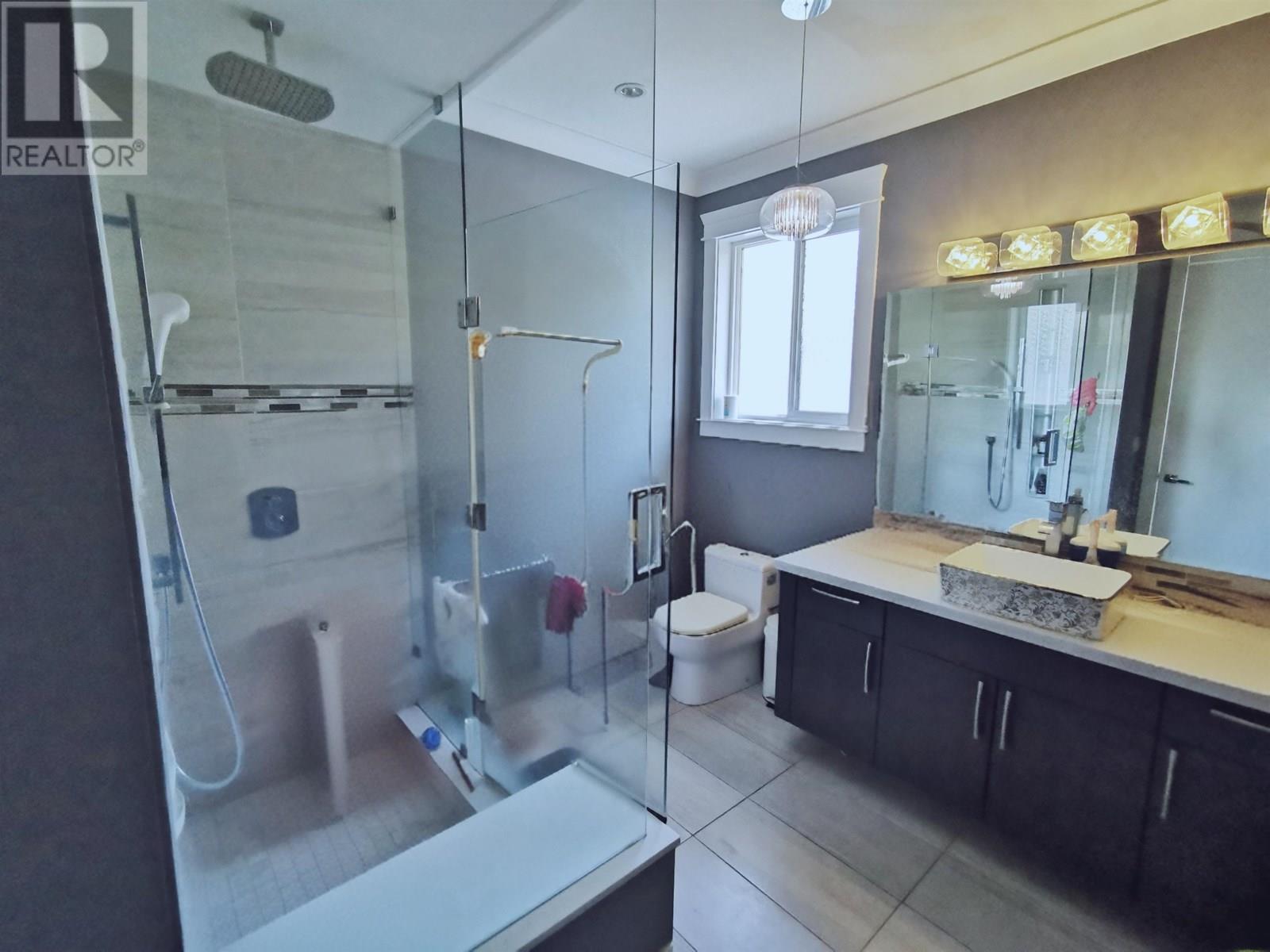 Photo 10 of 5537 Canada Way, Burnaby BC