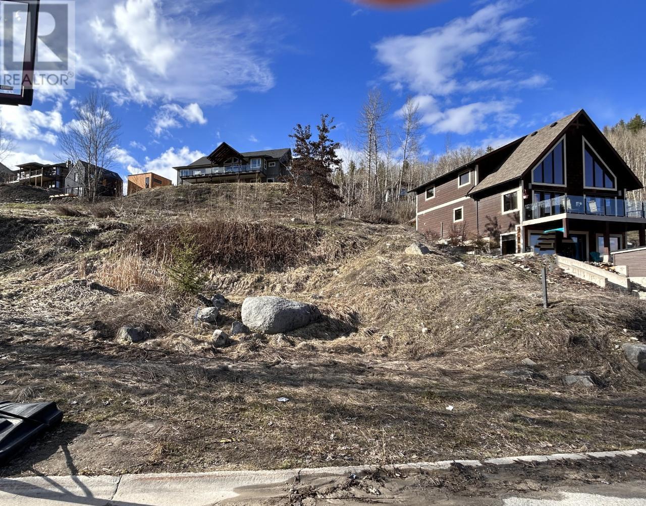 806 WHITE TAIL Drive, Rossland