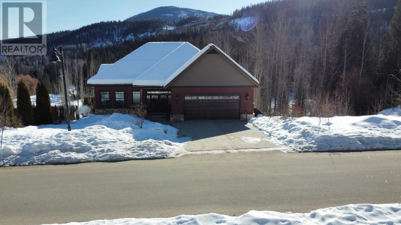 806 WHITE TAIL Drive, Rossland