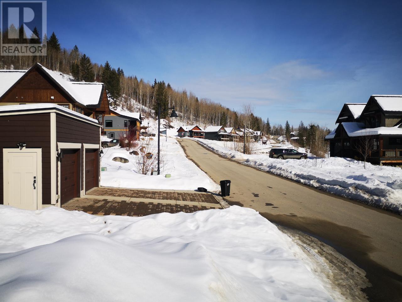 806 WHITE TAIL Drive, Rossland